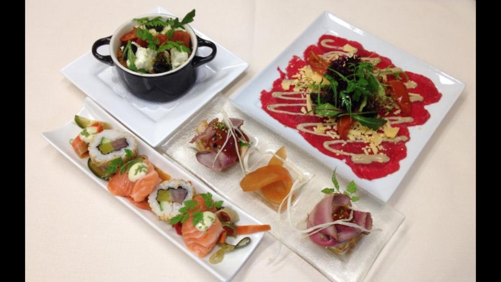 TonFreriks's tweet image. Vanaf 2 jan. t/m 11 febr.  Sharing dinner menu. 16 gerechten verdeelt over 4 gangen die u met elkaar deelt.