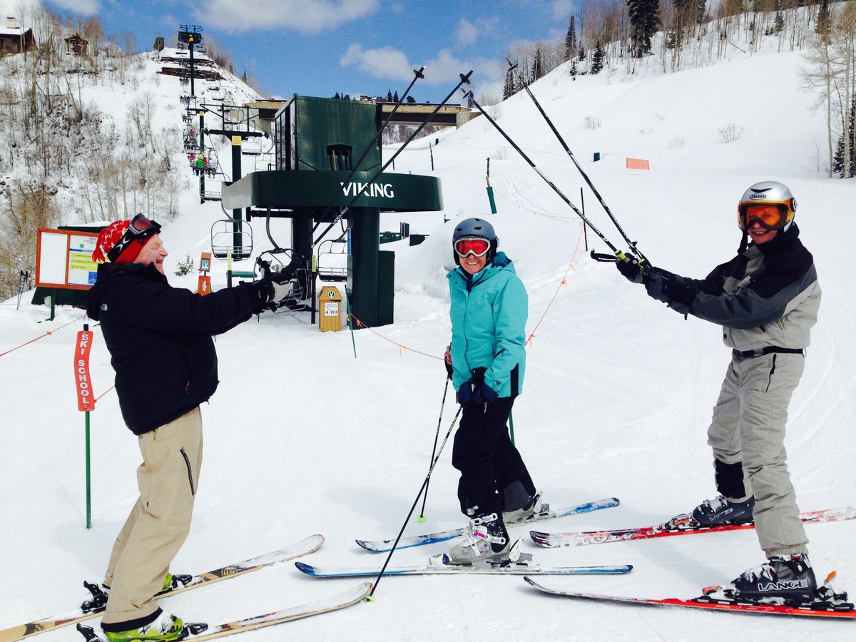 Learn2SkiBoard's tweet photo. Western resorts: pounded with snow just in time for @Learn2SkiBoard month in January. https://t.co/lMC1t2yEff https://t.co/JHEjrvXd26