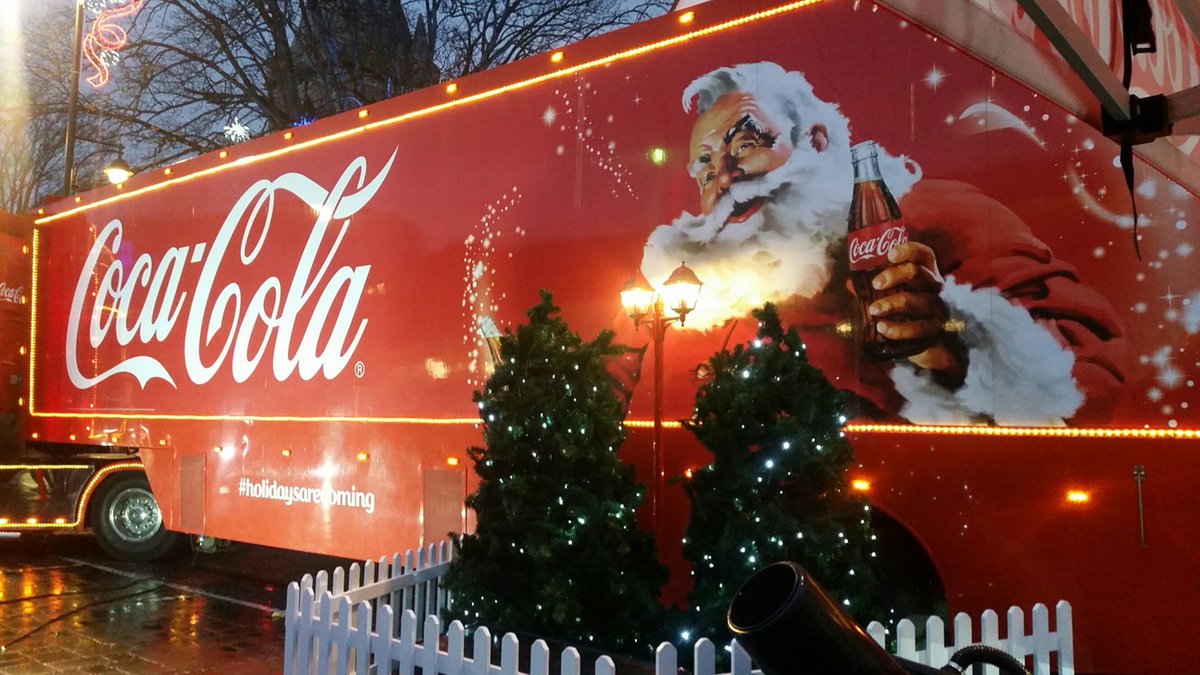 Enquirernews's tweet photo. #Christmas lands in #Romford as @CocaCola truck comes to town: https://t.co/HYKAaVYAvc https://t.co/dP9uhMZYrg