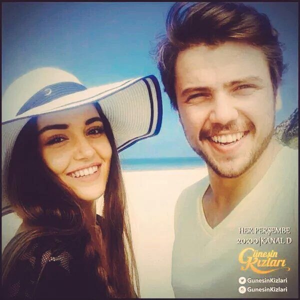 ecegursoy6's tweet photo. *** ANKET *** 
#ÖzSer diyenler---- RT 😘💗
#HanTol diyenler--- FAV 💖💋💞 https://t.co/57lWJEpwaF