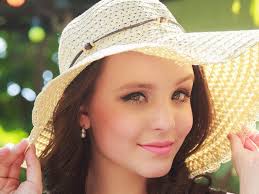 qnd eu olho para os seus olhos meu coração acelera qnd poder <a href="/larimanoela/">Larissa Manoela</a>  fala comigo por favor te amoo.