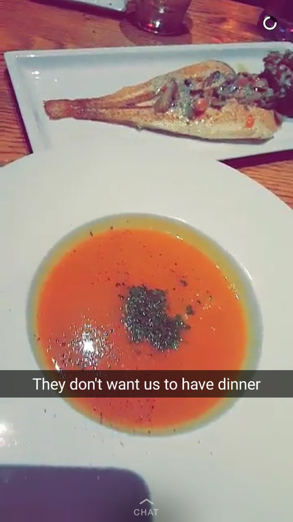 R3HABGUAT3MALA's tweet photo. BURNS & @R3HAB almost the sameee caption๐๐๐ #theyneedfood https://t.co/yt4abnXk74