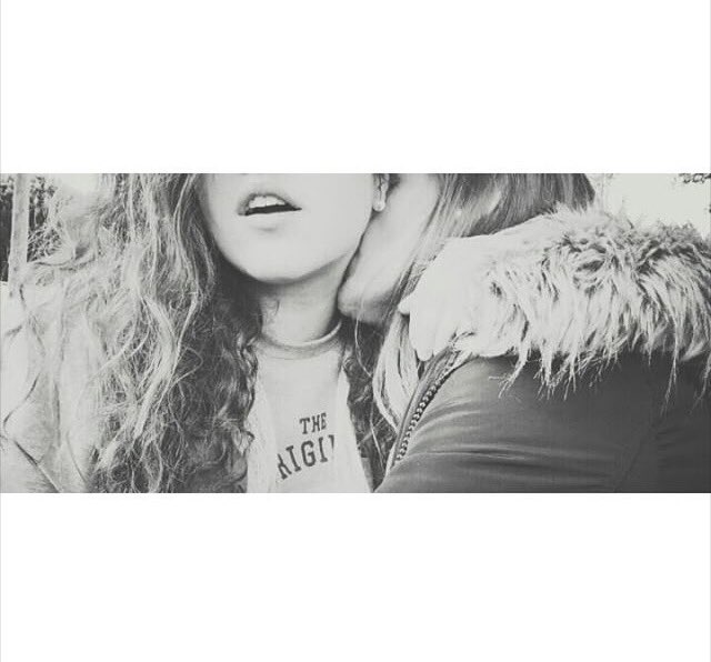 Lesbian_Cuties's tweet photo. 👭😍 https://t.co/9s5TyfM8tg https://t.co/8c0SlxWAC5
