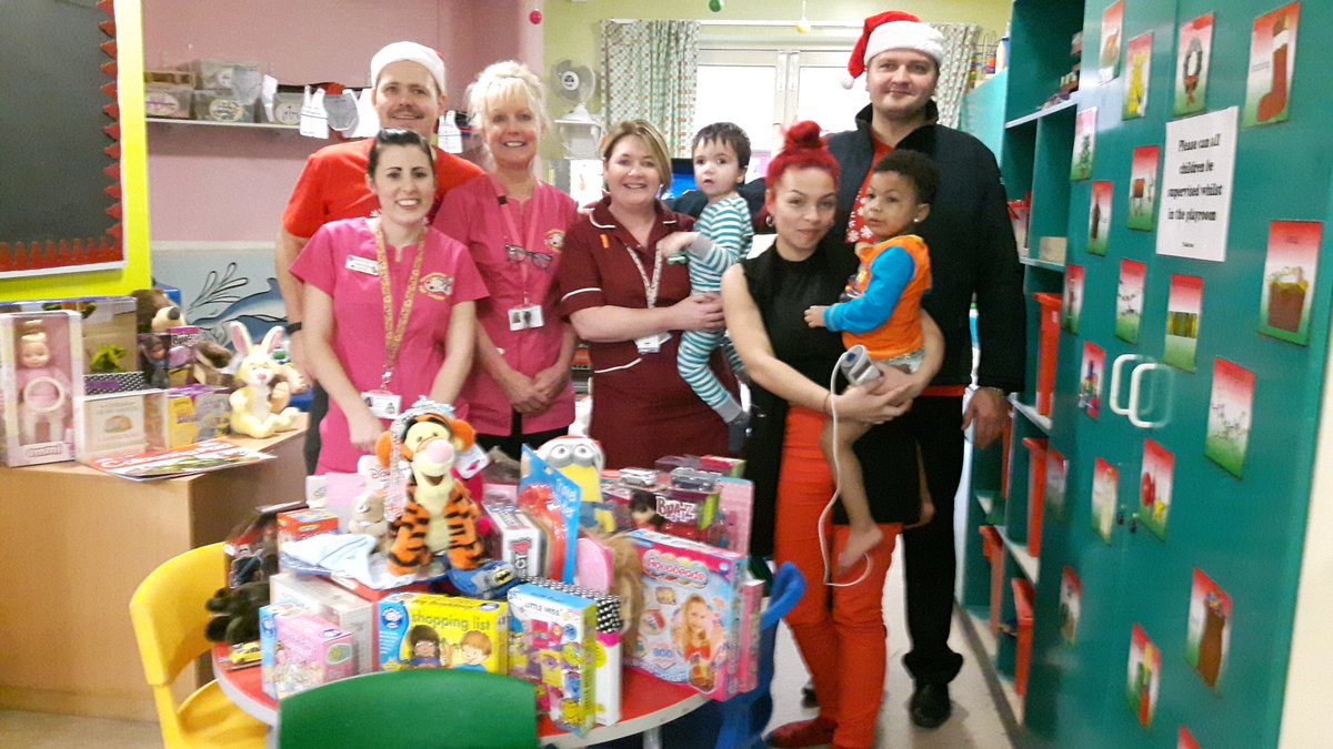 simonhill_cem's tweet photo. @tesco_bedford collected over 100 toys for the children in @bedfordhospital over Christmas! @24Wodnik @DaveTheMayor https://t.co/sUTabILxUD