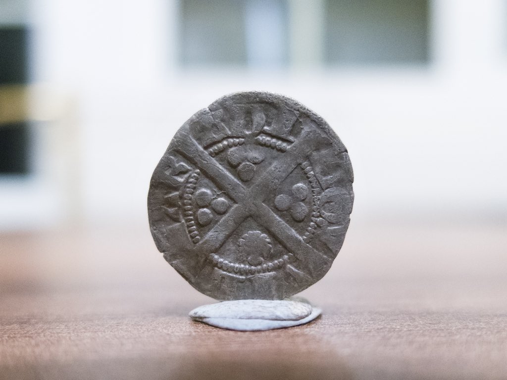Alchemst161's tweet photo. Rare Edward III 'Reading' mint penny found earlier this year #minelab #detecting #gpx5000 #medieval #history https://t.co/Xju4oqOhKg