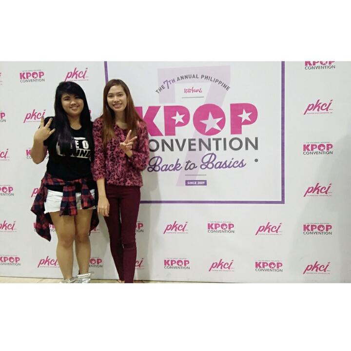 ma_ehh_xxi's tweet photo. #KCON7 #ootd with chingu @nicoleeygzb insert @baekyien here ππβ https://t.co/70SExYlE1D