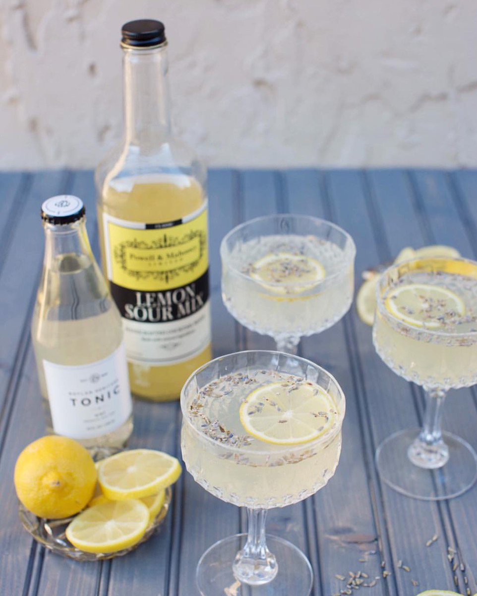 powellmahoney's tweet photo. Lemon, lavender &amp; gin 🍋🍋🍋 || @laurenlcarnes https://t.co/yhEAGWFTb8