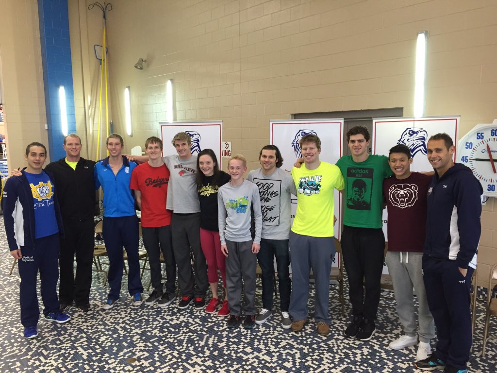 JoshDavis_USA's tweet photo. A big thank you to @aeswimclub and all the pros who should up to inspire the next generation of swimmers! #AEProAm https://t.co/lRtuhup4ex