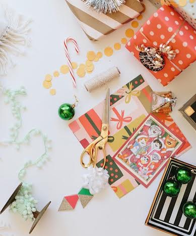 1400HiLine's tweet image. It's almost that time!! RT if you're excited.... #HappyHolidays