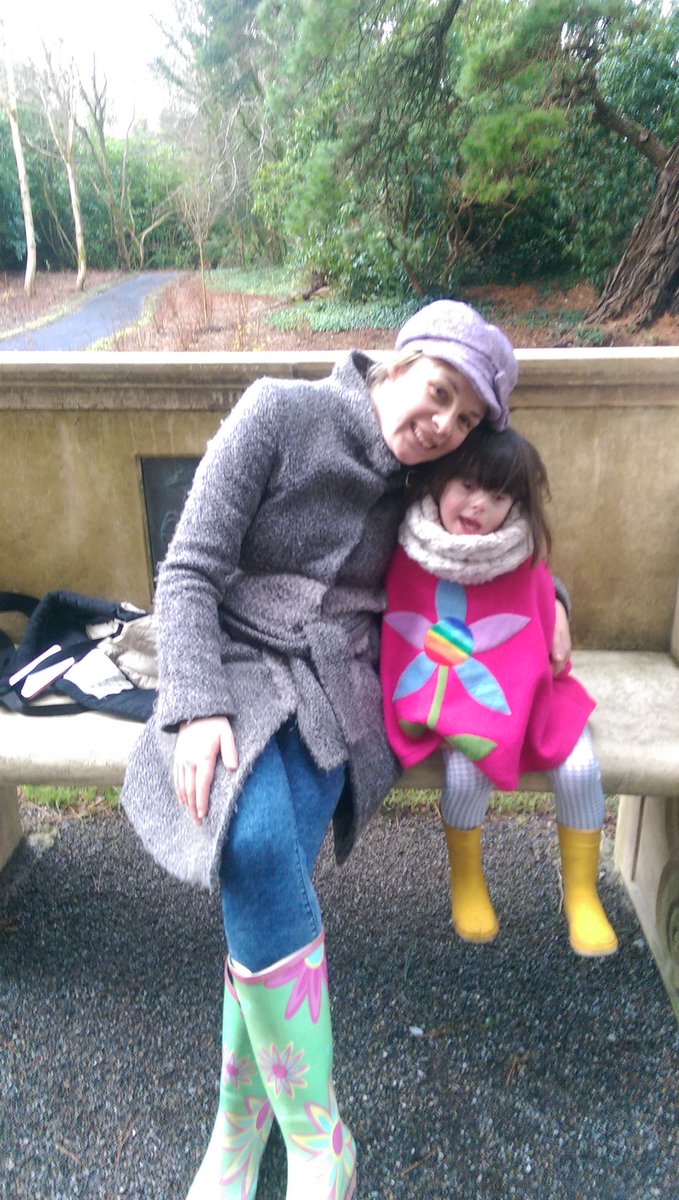ChefDmajecki's tweet photo. Nice afternoon walk around @ashfordcastle with @minisandmum little treat #MrsTea made everyone happy https://t.co/6tD3GBzukD