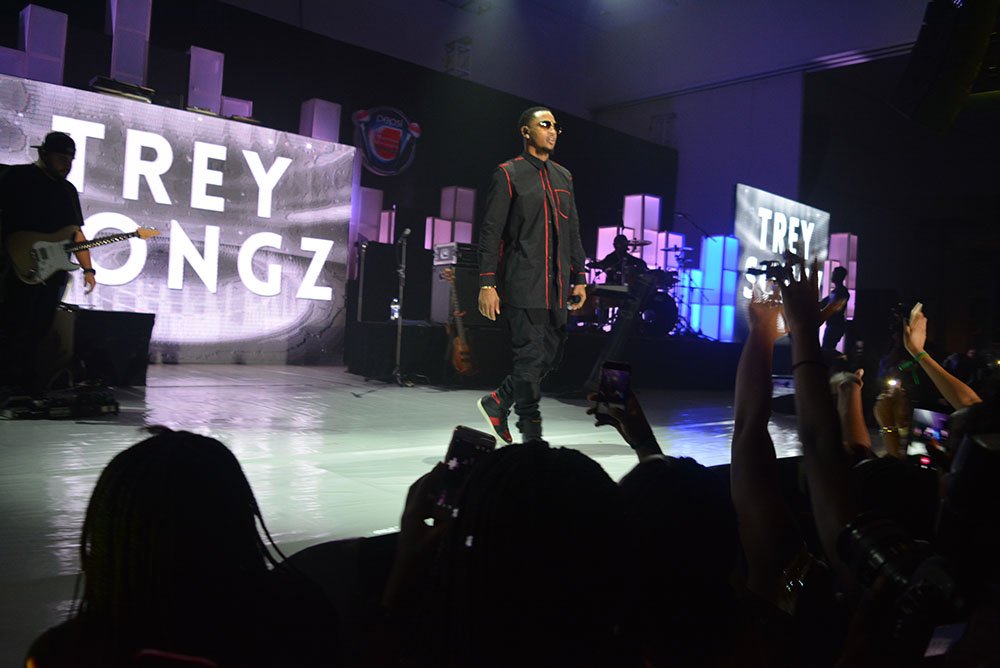 VerveCard's tweet photo. #RhythmUnplugged2015 The crowd cheering as @treysongz comes on stage.#VervePayCode #WhateverHappens https://t.co/lZgl8pmTeS