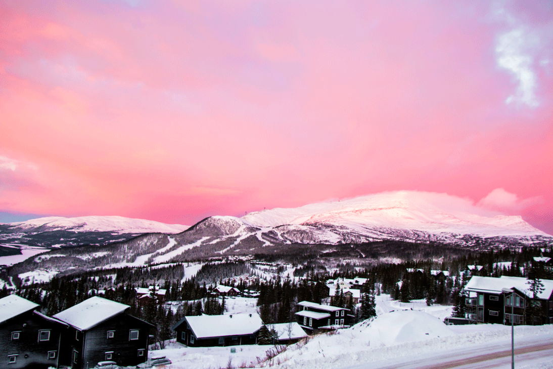 TNLUK's tweet photo. RT if you're going to be one of FIVE #XmasMegaWeek winners heading here after winning on #EuroMillions tonight! https://t.co/fLmu9f2Mxn