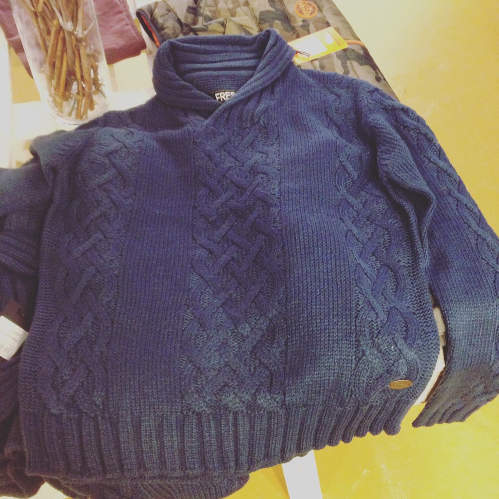 ViviApparel's tweet photo. Jersey de punto , muy calentito para estos días que se acercan! Un clásico que nunca falla. #verdadverdadera#VIVI https://t.co/G4XvsRDjb7