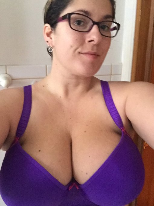 Love my new bras and panties!  Thank you!  So nice to fit in it! https://t.co/jiw1XGEEKB