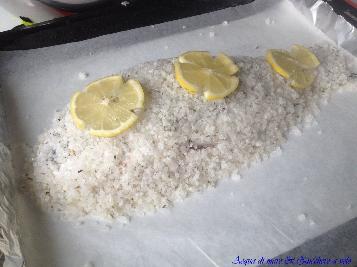 sayury87's tweet photo. https://t.co/FrGzMnXQ1r #gialloblogs #natale #secondodipesce https://t.co/0uSwzADHza