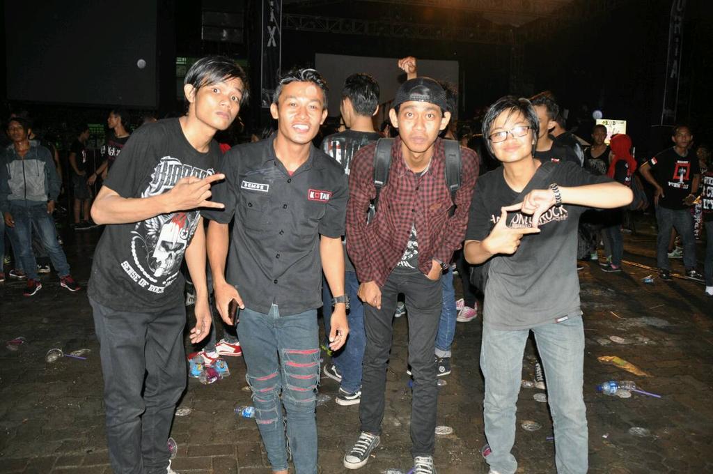 maneh 👻 @anggus_666