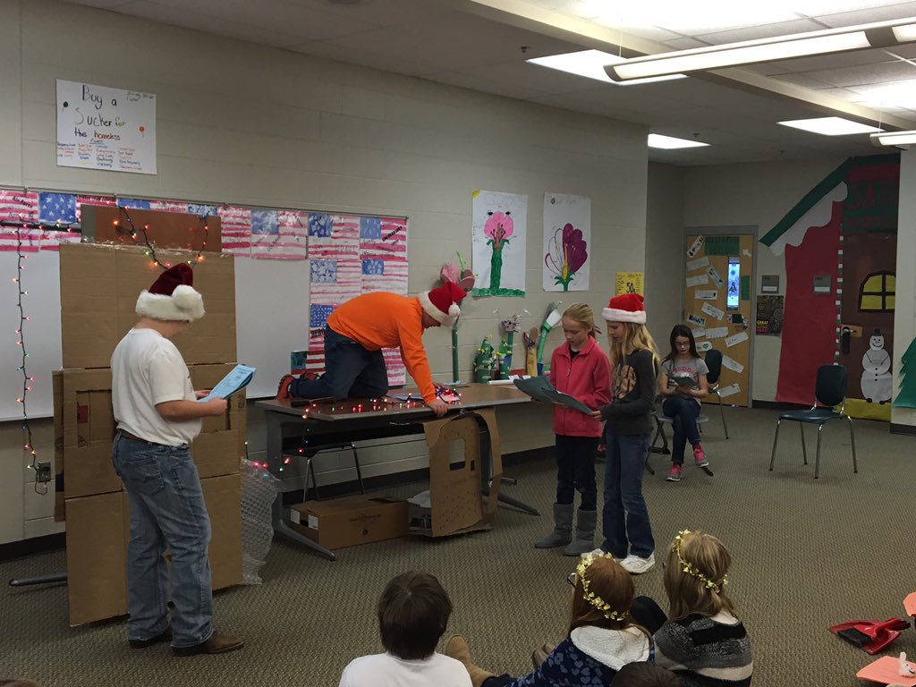 LWajer's tweet photo. Reader's Theater this am &amp; a virtual field trip with the Int Wolf Center this on! #pasarrows #5thgraderules https://t.co/my1VFKBtct