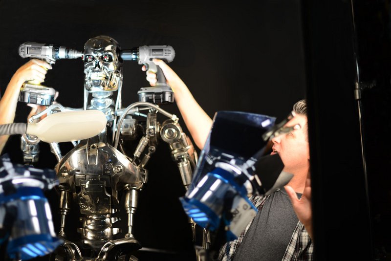 GARYCOLEIV's tweet photo. I WAS DIRECTING A TERMINATOR PROMO NOT TOO LONG AGO. https://t.co/3EF7wnr1eW