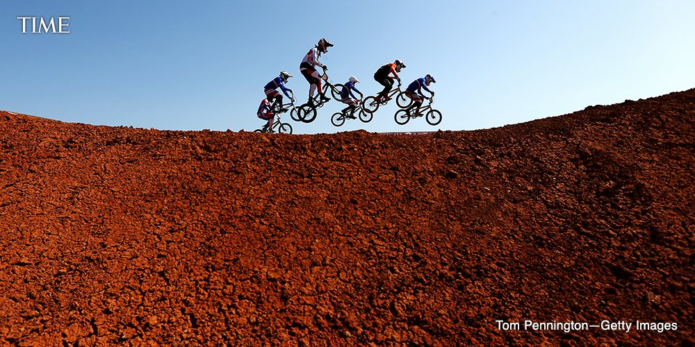 TIME's tweet photo. See the best sports photos of 2015 https://t.co/EuCG6cVLiK https://t.co/4NSlOMwkFs