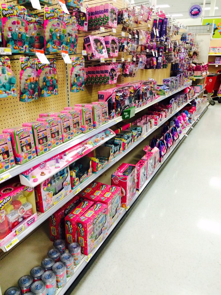 JustinT1495's tweet photo. Toys toys toys!! #sales #countdowntoxmas @nroyal13 @JimHogan23 https://t.co/OyS59Xr1k5