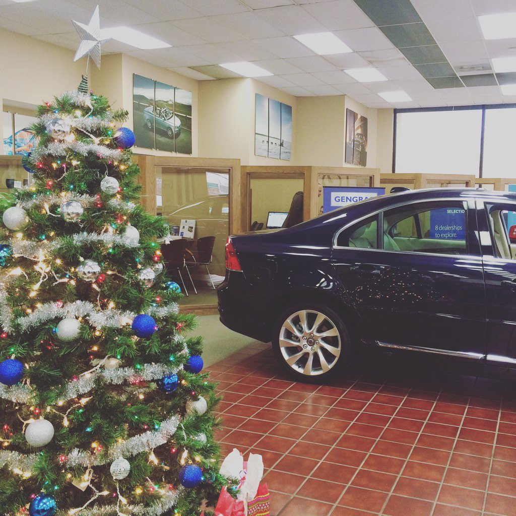 GengrasVolvo's tweet photo. Christmas wishes can come true if you stop by #gengrasvolvo or check https://t.co/qCXIIX65l8 for great deals #VOLVO! https://t.co/JjcpNixxcf