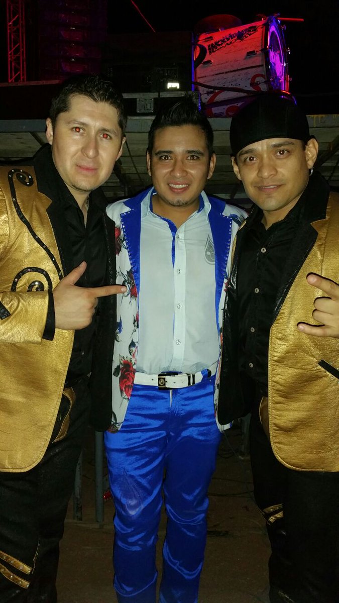 supertinguis's tweet photo. Con mis amigos de la banda banda sn migel,. https://t.co/R2AHkg1z2K