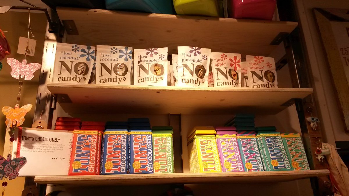 Na een dag christmas shopping wat energie nodig? Bij de #ditiswaar winkels haal je een zakje #nocandy! #amsterdam