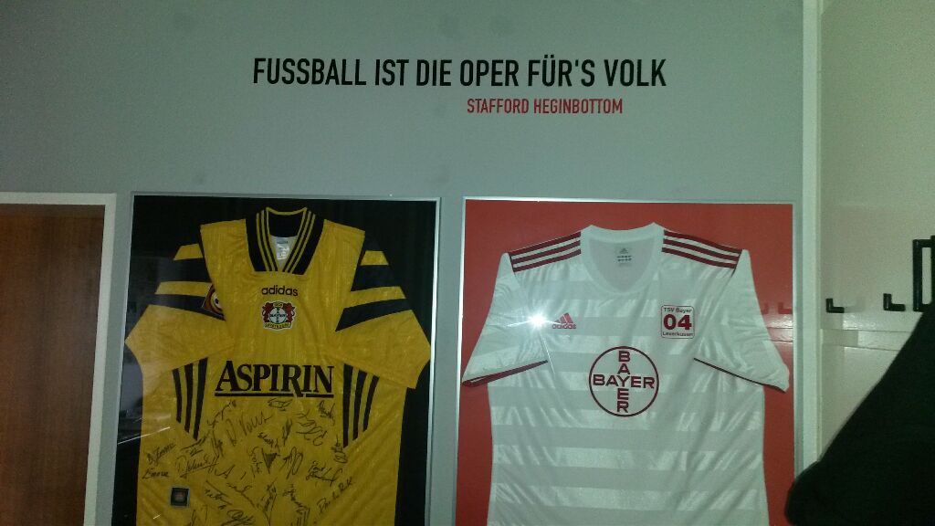 LevSchaedel's tweet photo. Zuwachs bekommen.  
#hallofhistory #tradition #schädel #reusrath #werkself #fansfürfans https://t.co/8JYz187DHI