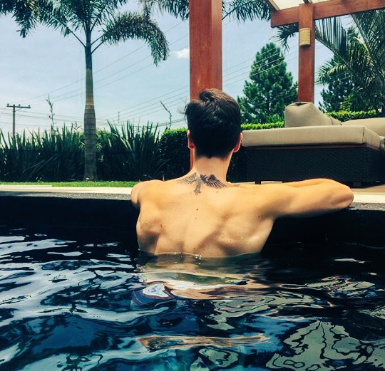 bcclovers's tweet photo. Isso mesmo brasell os gémeos mais lindos do mundo fizeram mais uma tatoo..  oque falar pra esses mini se?? 👍💕 https://t.co/qdqLQeq5SX