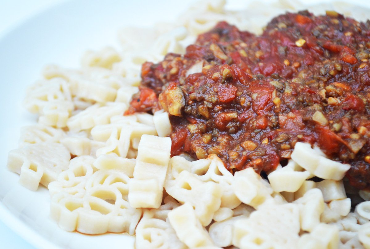 I'm so excited to share the best #vegan bolognese ever. IMHO, of course! #Recipe exclusive: tinyurl.com/jbw9ry2