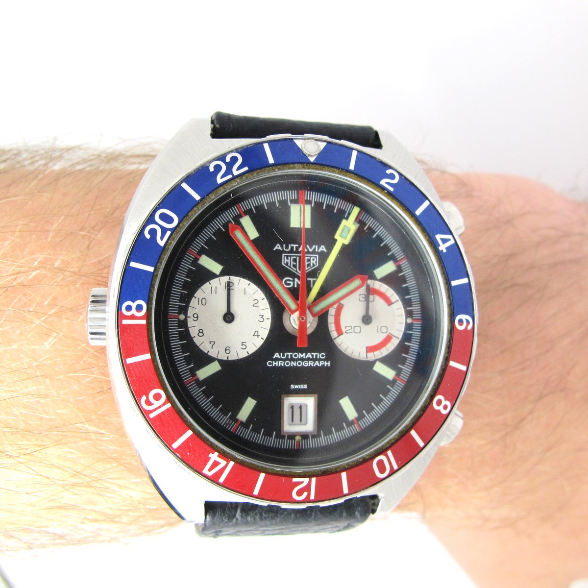 vintageheuercom's tweet photo. All very cool! @TAGHeuer @SalonQP @robdiver @alexdoak https://t.co/USUgDMI7Gz