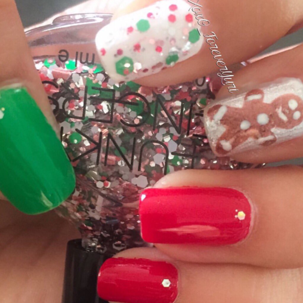 fivebelow's tweet image. Happy holi-deal! 🎅 
STUFF that stocking! 🎄 
#FunkyFingers #SonofaNutcracker
💚 3 for $5! ❤️
📷: @xoxo_foreveryuri