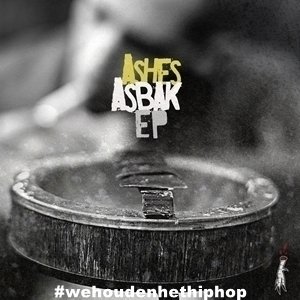 Now on Wehoudenhethiphop Radio: Ashes ft. Huizbaaz, Remindazz &amp; Ciph Barker - Poessiekut (Geproduceerd door Ciph Ba…