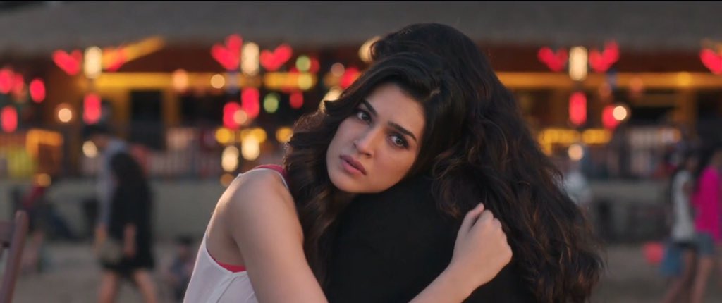 SRKCHENNAIFC's tweet image. #Daayre if you love your sister or brother bring them 2 #Dilwale youtu.be/OLDxNulRUIM their love means everything