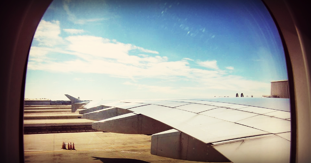TravelodgeSD's tweet photo. Is your best friend still your #bff if they clap when the plane lands? Don't forget to tag your best friend https://t.co/R8yHVFbCJC