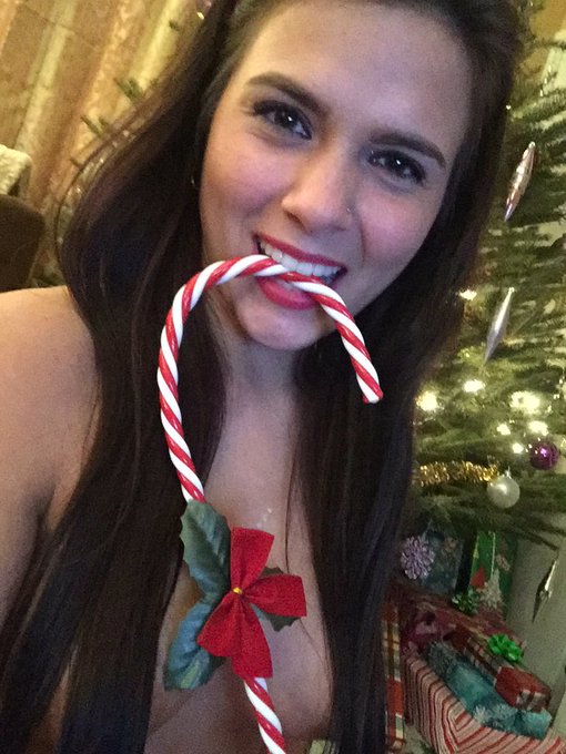 Here's a sneak peak of the members show 🎀🎄❤️ https://t.co/43S6B6EC7O