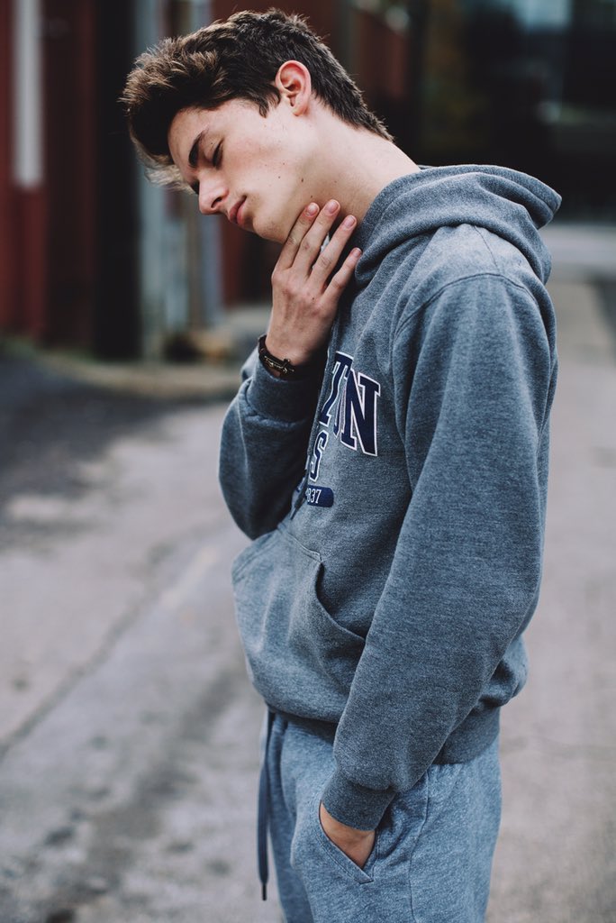 dylandauzat's tweet image. Hoodie Weather 🍂😊