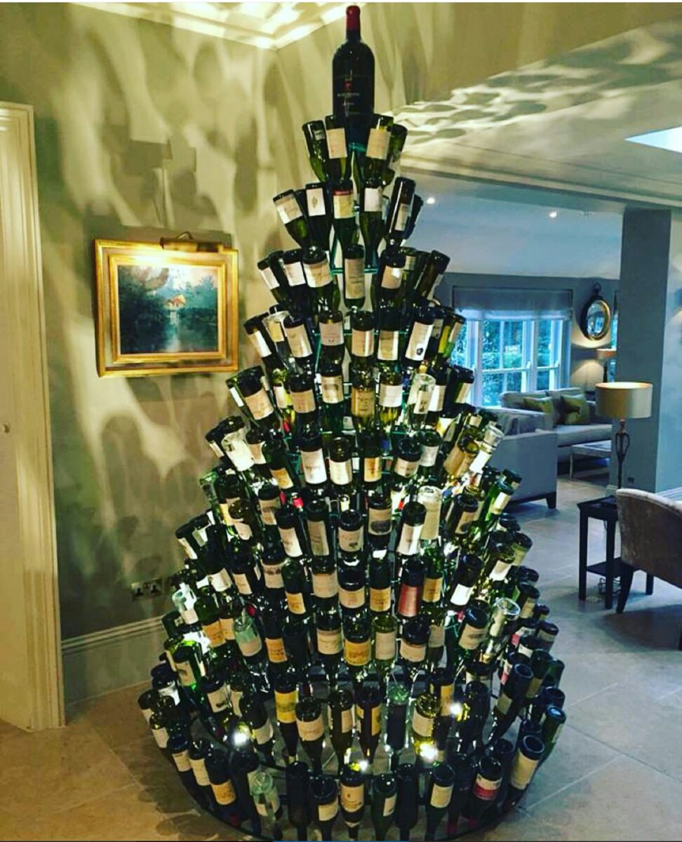alawine's tweet photo. An amazing collection of #wine bottle #Christmas trees! https://t.co/nVDOEatJbj https://t.co/RexZSwbG6I