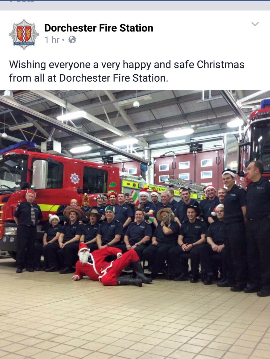 Dorchester_Fire's tweet photo. CHRISTMAS IS COMING. BE HAPPY &amp; STAY  SAFE EVERYONE :-) https://t.co/k0f5N8unNt
