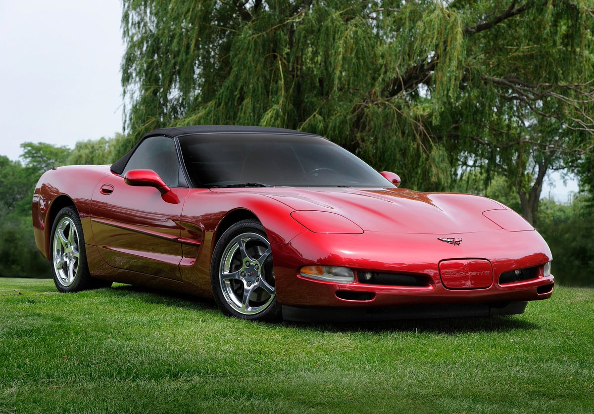 CorvettePassion's tweet photo. Alright, it's time for a poll! What's your favorite #Corvette red? Go! #C5 #Convertible #MagneticRed https://t.co/pidAhVZW5M