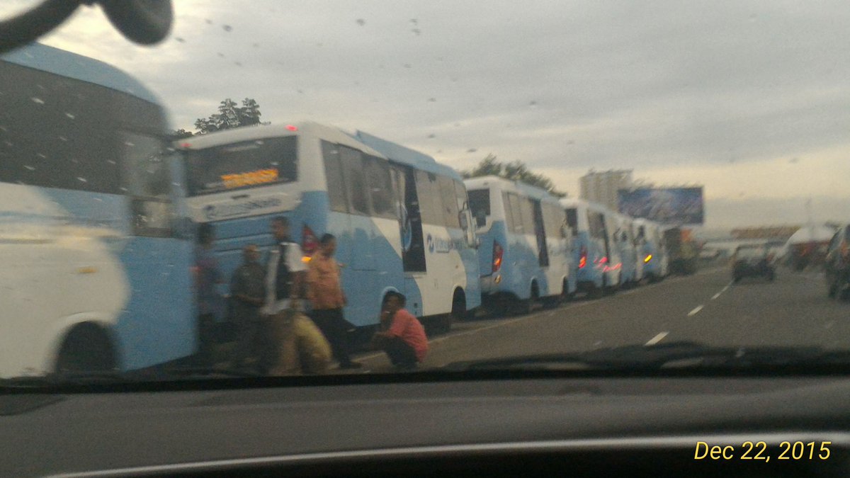 Jetta46's tweet photo. Armasa baru kopaja transjakarta??@kisfmjakarta @TrafficJakarta https://t.co/xX1ezLO8q5