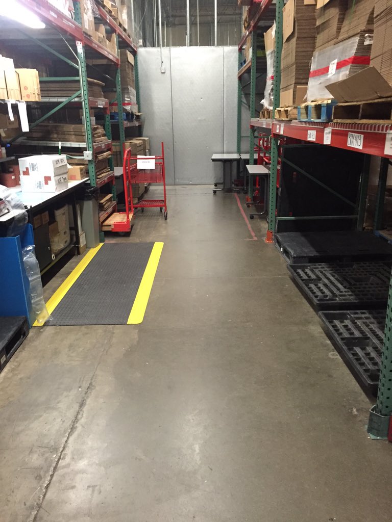 Brooke4Target's tweet image. #T1765 Santa's Workshop in full gear! Packages sent for Christmas delivery! We're coming for you North Pole! #SFS