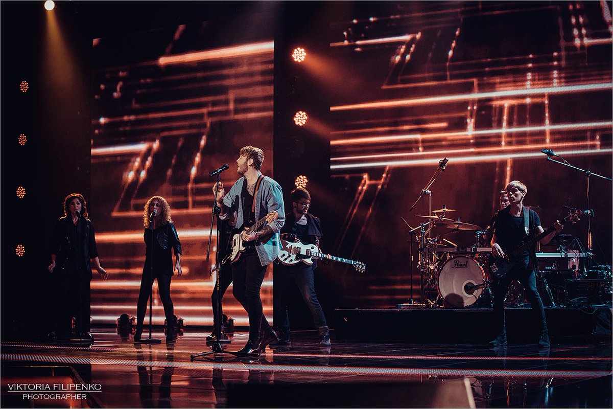 vic_tory7's tweet photo. 19/12/2015 @JamesArthur23 #XFactorUkraine @AshworthShirls @MarinaHomenko20 @JustMeKinga
(17-20/21viktoria filipenko) https://t.co/2GSuiEHNGE