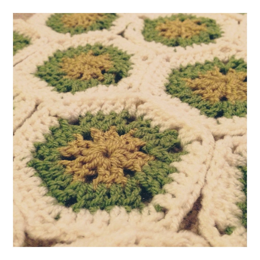 Granny_Squares's tweet photo. Late night vintage christmas crochet. #WatchThisSpace 🎄 https://t.co/7auIp4JVtu