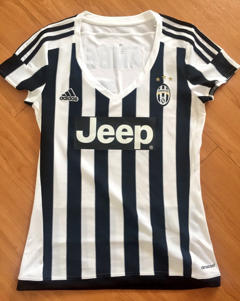 sialater's tweet photo. Early Christmas present from the bf 😍⚽️ #giftgamestrong https://t.co/AyunD7qQVm