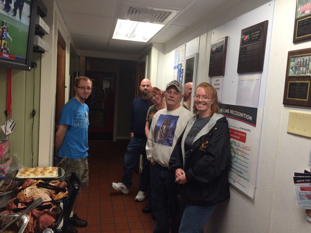 Ron (@ronm34) on Twitter photo Knoxville family getting together for the holidays!#chilislove <a href="/GiallellaTony/">Tony G</a> <a href="/Mydashcounts/">Kim Dockter-Bolinger</a> <a href="/rjdavisone/">Robert Davis</a> Knoxville family getting together for the holidays!#chilislove <a href="/GiallellaTony/">Tony G</a> <a href="/Mydashcounts/">Kim Dockter-Bolinger</a> <a href="/rjdavisone/">Robert Davis</a>