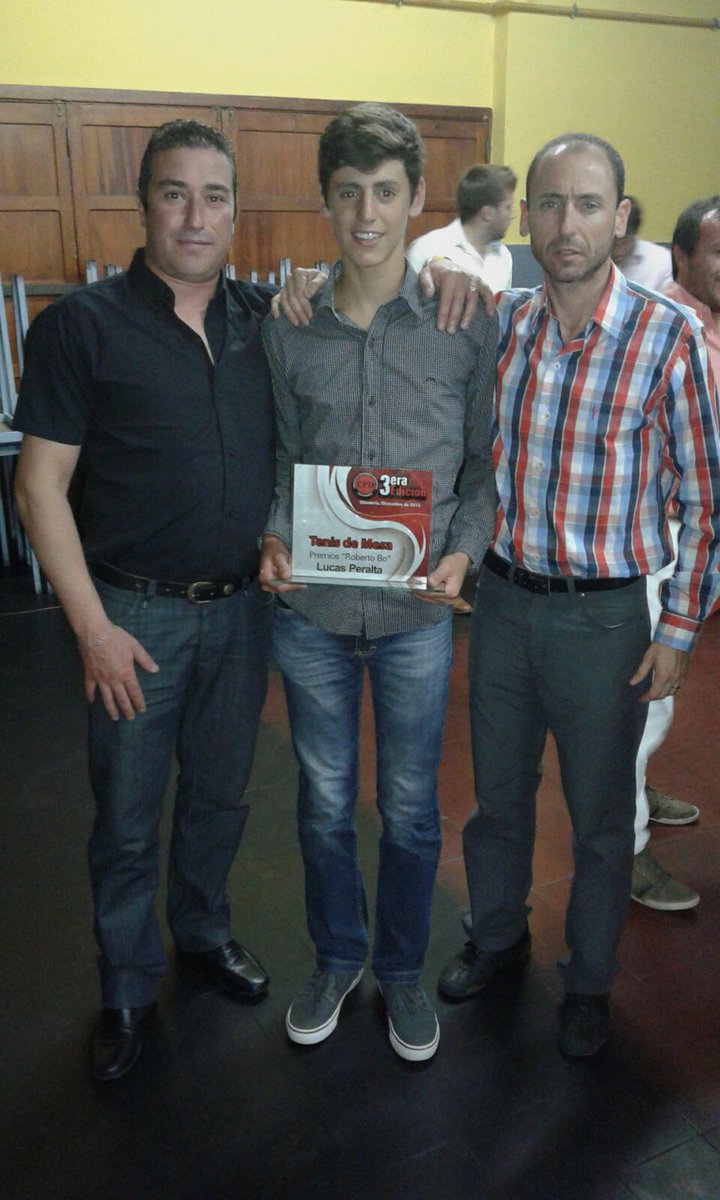 DeMartinoMarce's tweet photo. Entrega de premios #atemo https://t.co/7nPXGOPllj