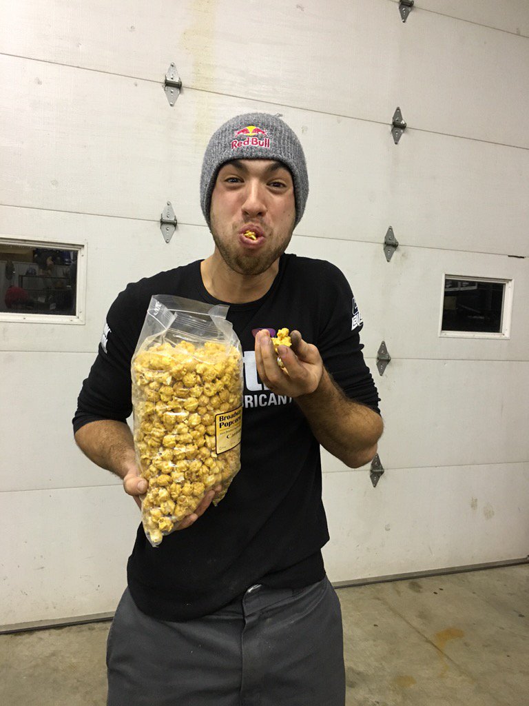 kylepallin's tweet photo. Thank you #roxspeedfx for the annual Christmas Carmel Corn!!😃😋 #yummy #favoritegift https://t.co/D9IXoPycyp