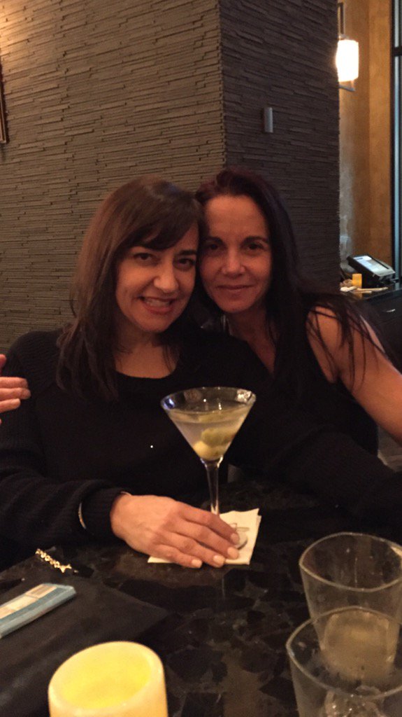 _cafev's tweet image. Best Christmas surprise every ya me🎄🎄🎄🎄🎄 l love you JD sister❤️💋💜