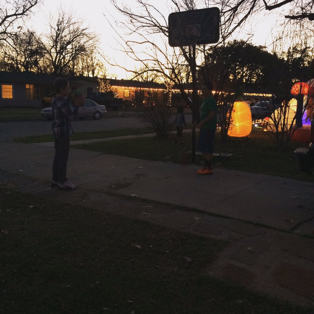 Chauk29's tweet photo. Playing some basketball with my boys. https://t.co/hdn7hunSgj